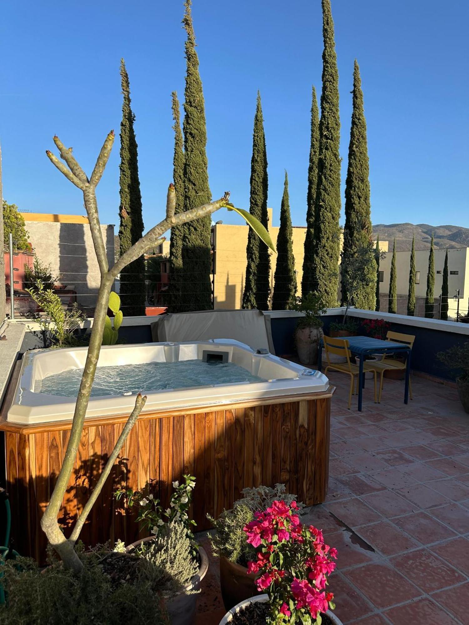 Rooftop Jacuzzi! Country-Style 4 Bedroom Cottage Σαν Μιγκέλ ντε Αγιέντε Εξωτερικό φωτογραφία